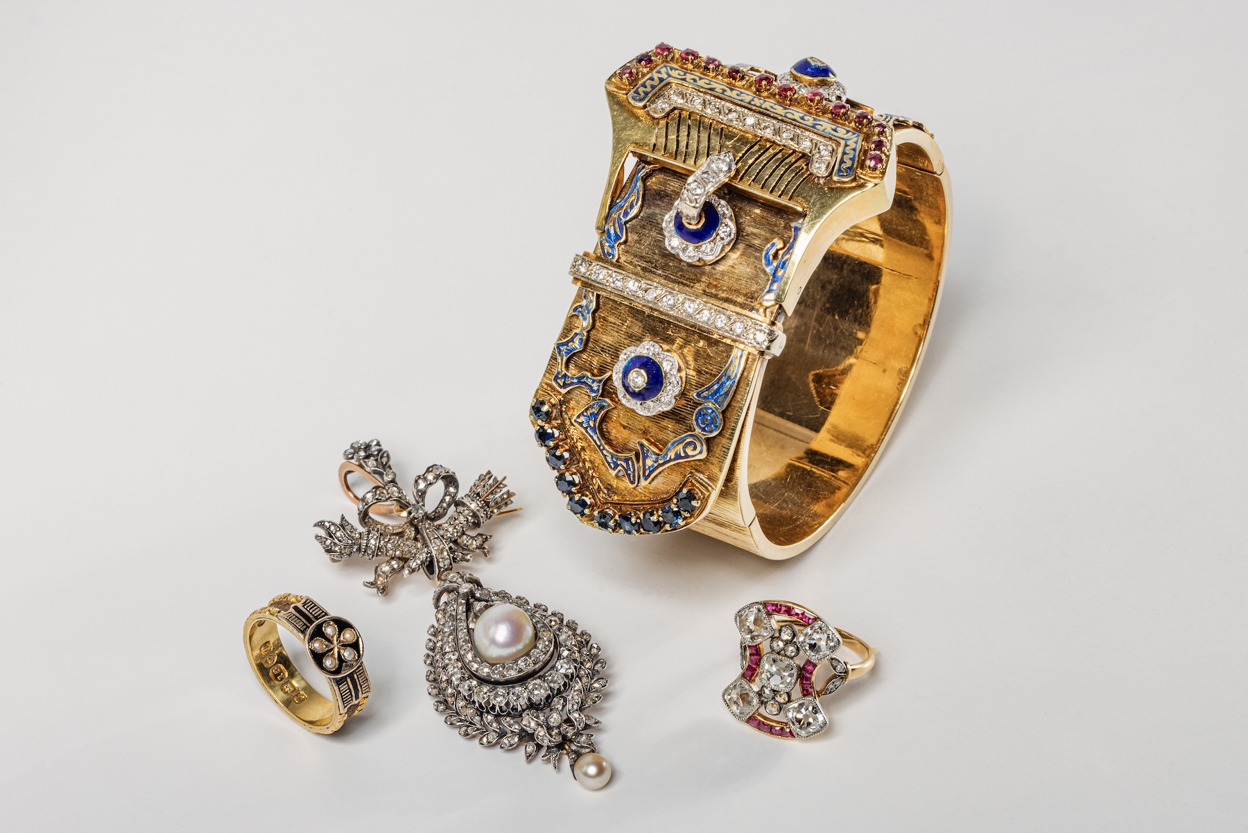 Een voorbeeld van enkele juwelen uit de collectie